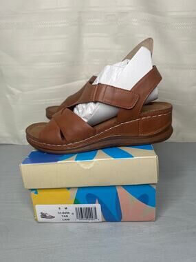 Easy Street Lani Multi-Strap Wedge Sandals Tan Womens Size 8